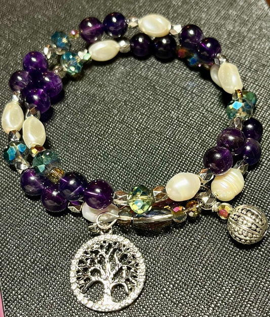 BRACELET Freshwater pearl, amethyst and crystals